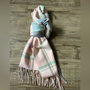 Softer Than Cashmere D&Y 100% acrylic Pastel Plaid fringe Scarf in new condition